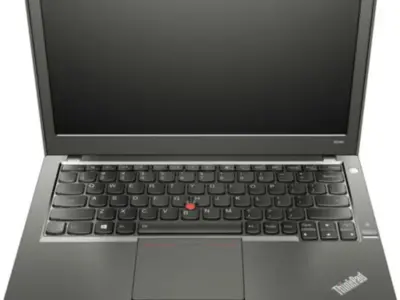 Lenovo ThinkPad P70 front view with keyboard